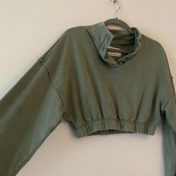 AEROPOSTALE green long sleeve crop top - Picture 4 of 5